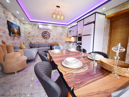  gece  -  Kasım
  | Kalkan Akbel'de Romantik Jakuzili Villa Tatili: Korunaklı Havuz ve Özel Anlar